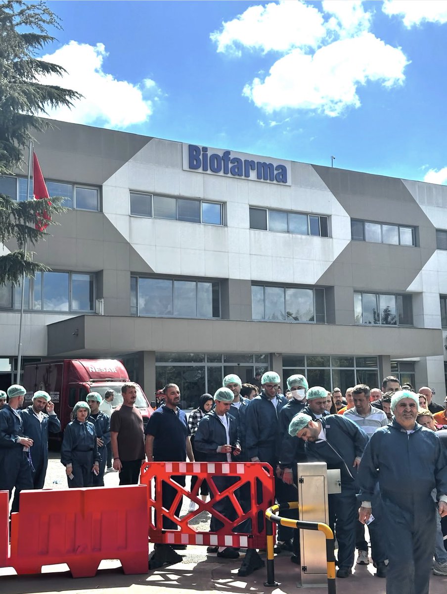 NESAR_SAR's tweet photo. 🚨 BİOFARMA | ACİL DURUM HAZIRLIK ÇALIŞMALARI

İstanbul’da bulunan BİOFARMA firmasında, eğitmenlerimiz tarafından Acil Durum ve Yangın Eğitimi ile Tahliye Tatbikatı gerçekleştirildi.
 +++ https://t.co/IHpl1OHV9L