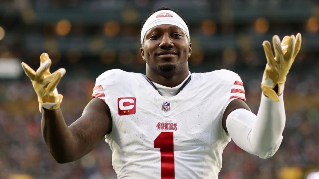 TDFootball__'s tweet photo. 49ers Deebo Samuel is splitting reps at both WR and RB during practice.

Kyle Shanahan is finding creative ways to get one of his most dangerous playmakers involved. 👀🔥

#NFL #49ers https://t.co/rgYNb18PkC