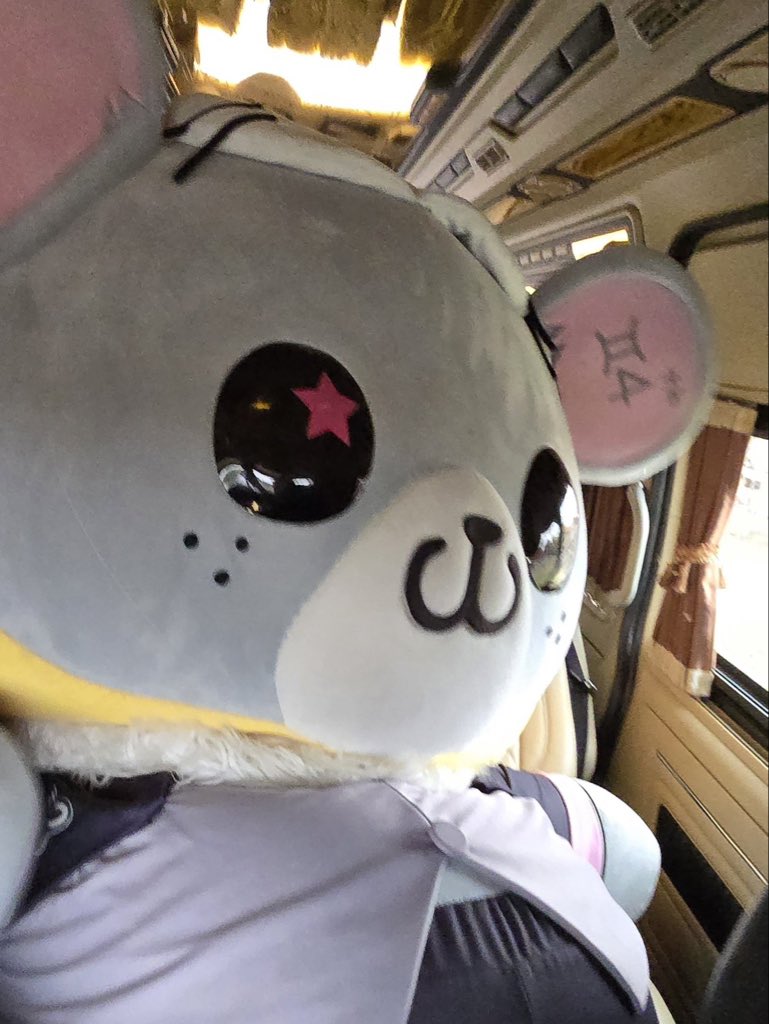 babykhunker's tweet photo. ชั้นชอบจริงๆ นะรูปเซลฟี่จากหลานอะ ไม่ว่าใครจะถือกล้องคืออ้วมหมดรูปไม่เคยเห็นเต็มหน้าเพราะแขนสั้น 4556665444555666555544555555555555555555555 https://t.co/mweet4JcT5