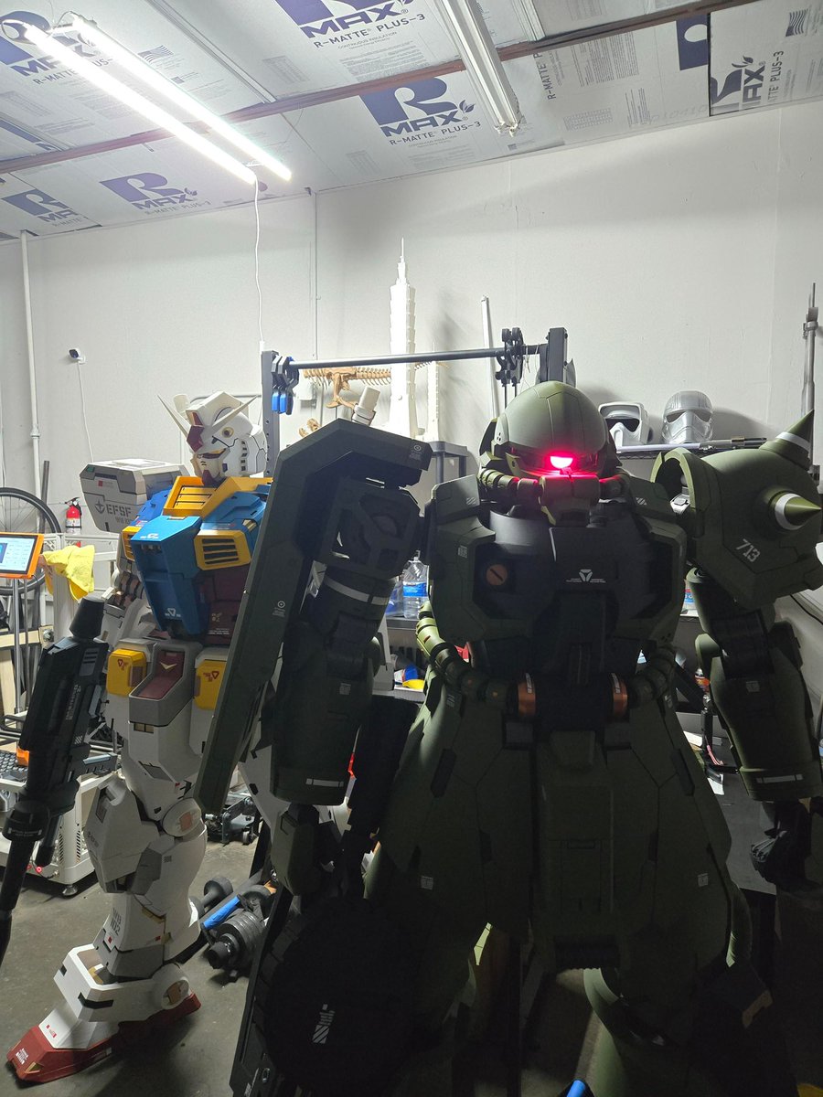 GundamBro's tweet photo. 1/10 Divorce Grade Zaku

By @cheezylabs (IG)

#Gundam #Gunpla https://t.co/dXtWZJ646y