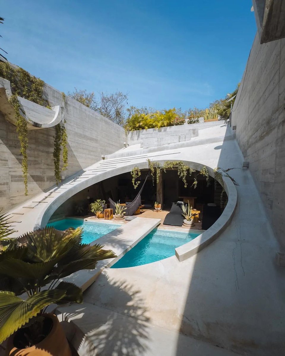 hutdesigns's tweet photo. Casa Hezbo is proof that brutalist concrete structures can feel incredibly peaceful and serene https://t.co/0uNzL49nfE