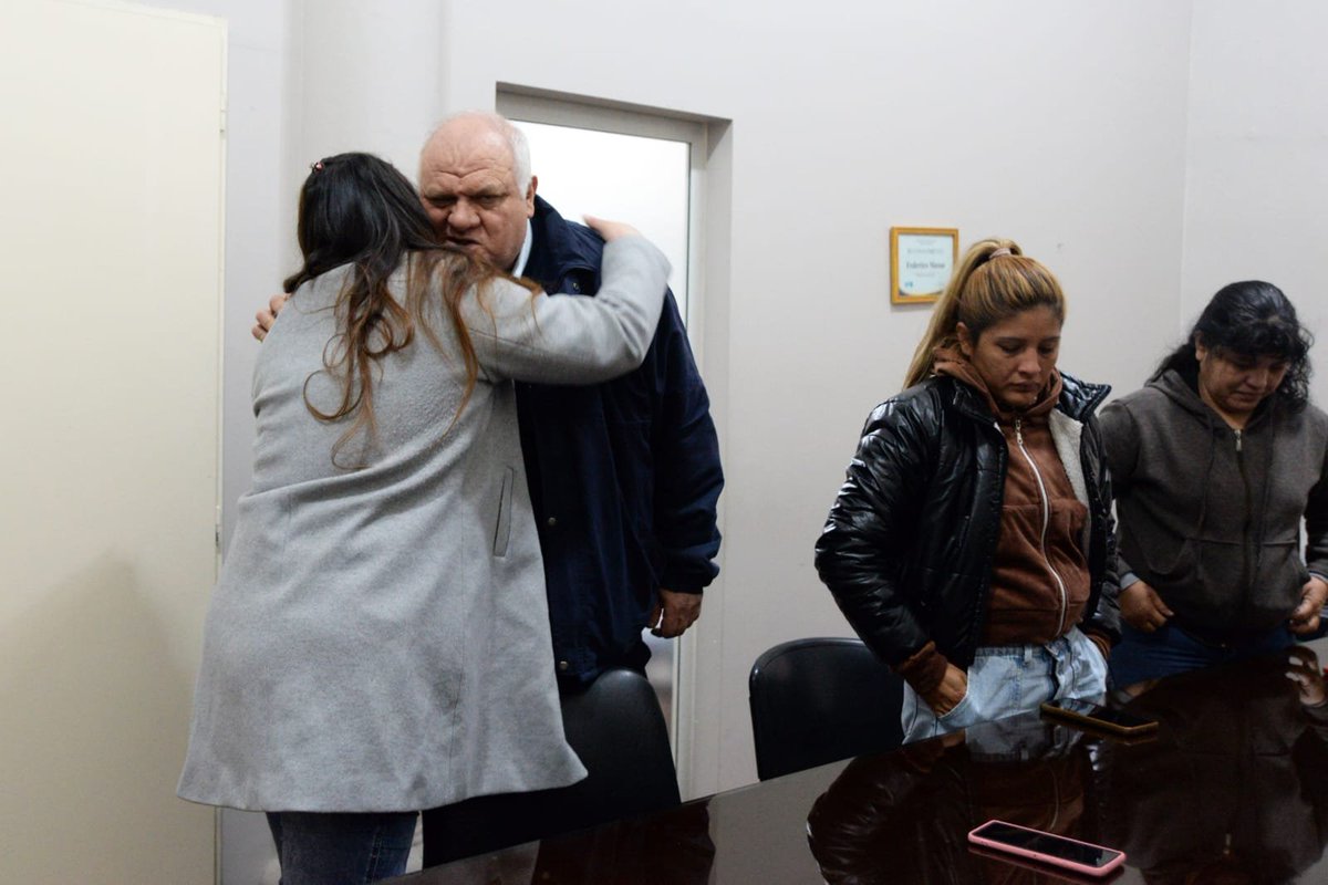 FEDEMASSOTUC's tweet photo. Hoy me reuní con referentes de la Mesa de Organizaciones Sociales, junto a su secretario general, Roque Oscar Concha; su secretaria adjunta, Giannina Palmier; y representantes de ocho organizaciones sociales y de la sociedad civil. https://t.co/jrkbSw3e0G