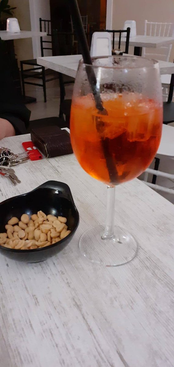 RoseValeOfficia's tweet photo. Sláinte🥂 https://t.co/9Hto9Fu2Iq
