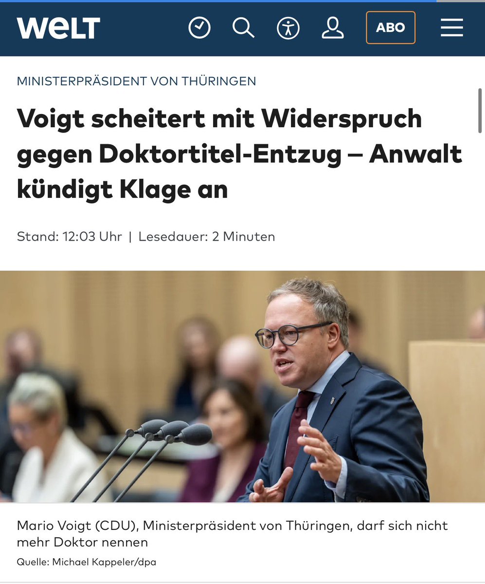 Georg_Pazderski's tweet photo. DIE SCHANDE DER CDU❗️

Wie würden Sie einen Ministerpräsidenten nennen, der
▪️in seiner Doktorarbeit plagiierte,
▪️bei Veröffentlichungen plagiierte, 
▪️das Parlament belog, 
▪️seine Rede zum Holocaustgedenktag von KI schreiben ließ?

Schavan, zu Guttenberg, Giffey und andere sind zurückgetreten.

MARIO VOIGT NICHT!