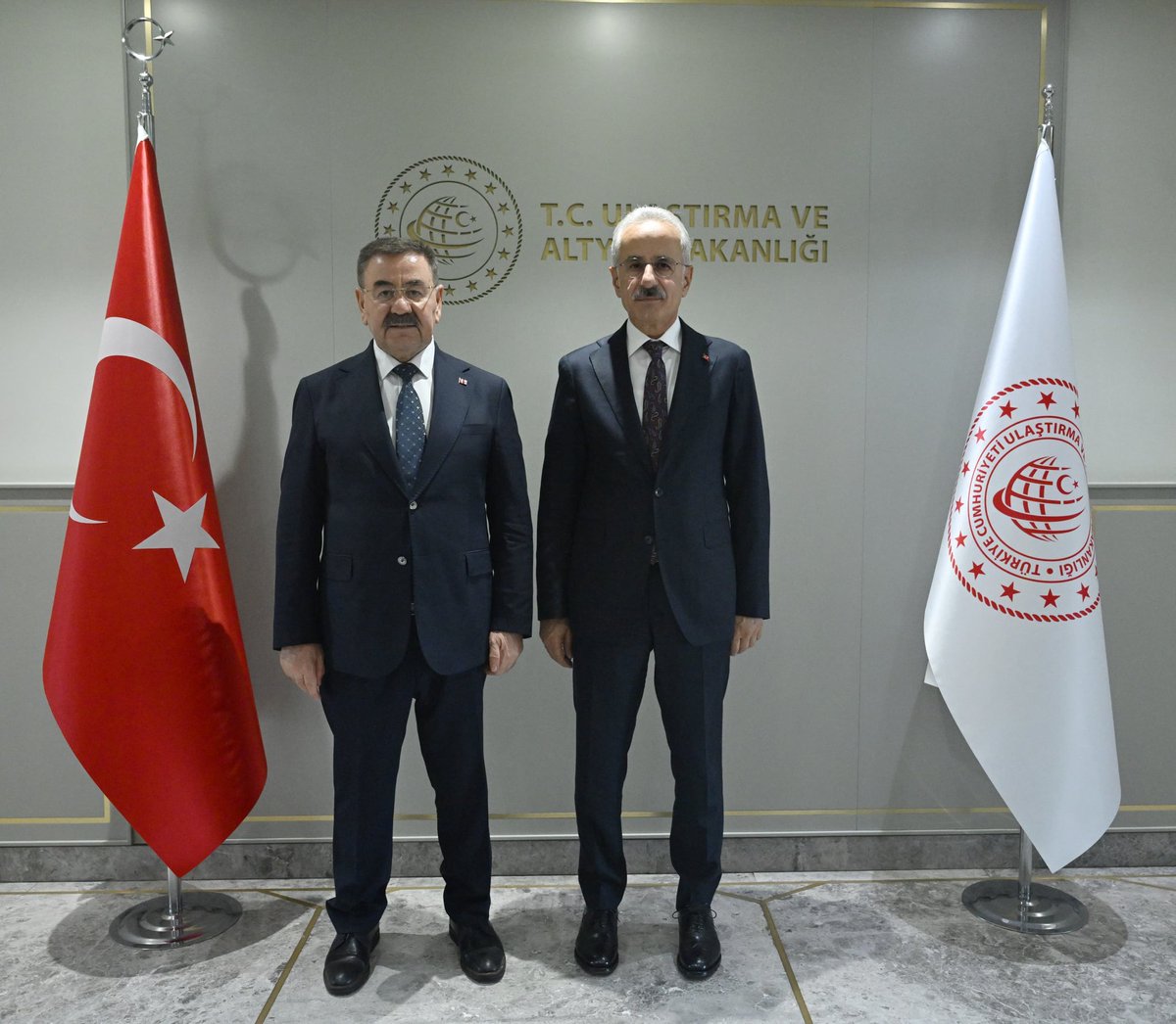 Yakup_ODABASI's tweet photo. 📍Ulaştırma ve Altyapı Bakanımız Sn. Abdulkadir Uraloğlu’nu, AK Parti Ankara İl Başkanı Sn. Hakan Han Özcan ve Gölbaşı İlçe Başkanı Sn. Selim Akceylan ile birlikte ziyaret ettik.

Gölbaşımızın ulaşım ağını güçlendirmek ve altyapısını geliştirmek amacıyla yürüttüğümüz projelere verdikleri değerli destekler için Sayın Bakanımıza teşekkür ediyorum.
