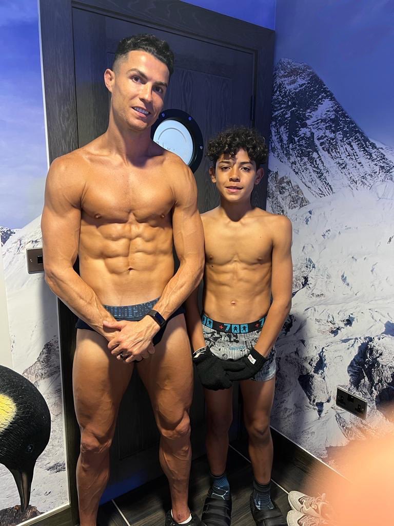 Footballdann7c's tweet photo. Recovery time with my boy 🧊🥶💪🏽 https://t.co/kn2gagoNqk