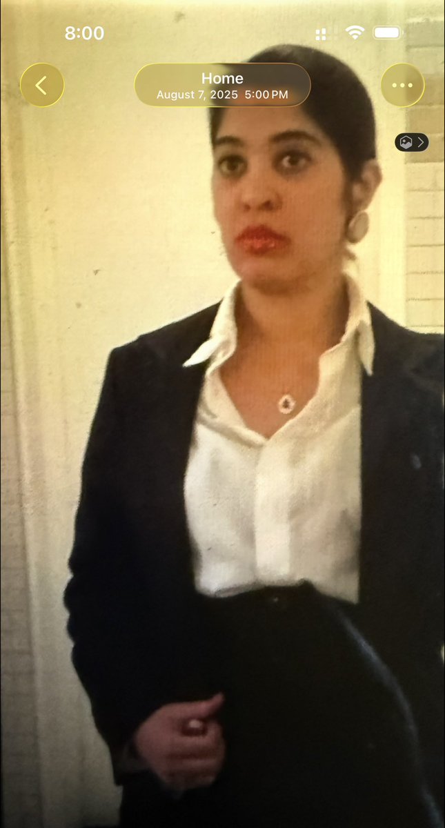 Arelisleader's tweet photo. In a suit https://t.co/fTSI1YcZrD