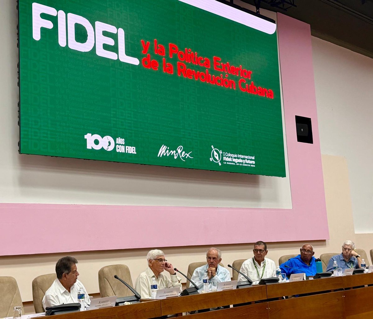JoseRCabanas's tweet photo. Un alto honor haber sido invitado como ponente a este evento. Especial regocijo acompañar en el panel a pesos pesados de la diplomacia revolucionaria cubana.
#FidelVive https://t.co/wA6pV5XFKL