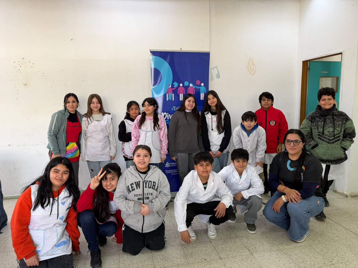 IsabelMosna's tweet photo. Desde la Subsecretaría de Discapacidad brindamos el Taller de #DiversidadFuncional a estudiantes de 6to grado de la Escuela Primaria N°196 de Melipal. 💜
💬 Reflexionamos sobre discapacidad, empatía y respeto.
#PrimeroNeuquen
@GiovanettL @DDHH_RI_CI @MarianoGaidoOk @munineuquen https://t.co/ousK0rdYUd
