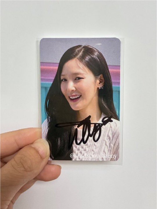 snsdshop_taeny's tweet photo. ช้อตนี้คือตายยยยยยยยยย บอกเลย นอกจากได้ไซน์คือ บอกฟานี่ว่า I miss you ละฟานี่ตอบกลับว่า I miss you too🥹 คือใครไหวไปก่อนเลย นี่ไม่ไหว ร้องไห้เลยหล่ะ😭 หนูรักพี่เตฟสุดหัวใจ💖

#TiffanyYoung #티파니영
#EdgeofCalm #SNSD #GirlsGeneration https://t.co/fJ5nhyDhBC