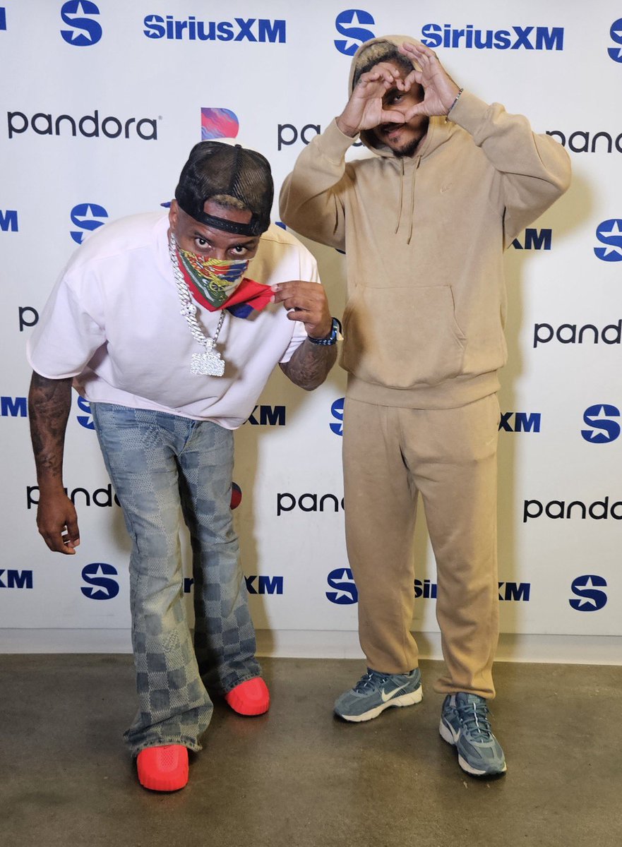 DJWhooKid's tweet photo. We live @KalvinLoves on @Shade45 on the Big 3 Mix ➡️ tune in!!! @SnoopDogg https://t.co/kD9izrhR7w