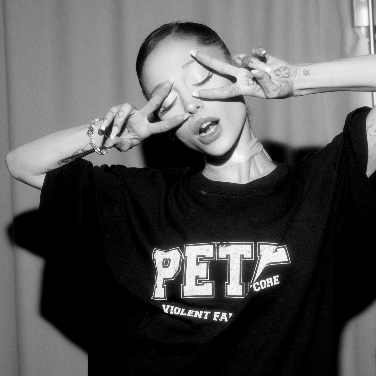 arianastills's tweet photo. "she lost her cuntiness" BITCH ITS RIGHT THERE https://t.co/VEmo8M3jVL
