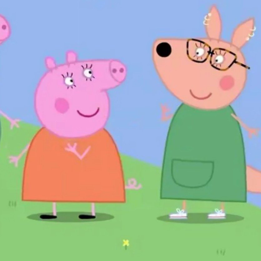 Ladisepic's tweet photo. New peppa character tall as hell. Does mummy pig have a new lover now https://t.co/NnIxAnTlkj