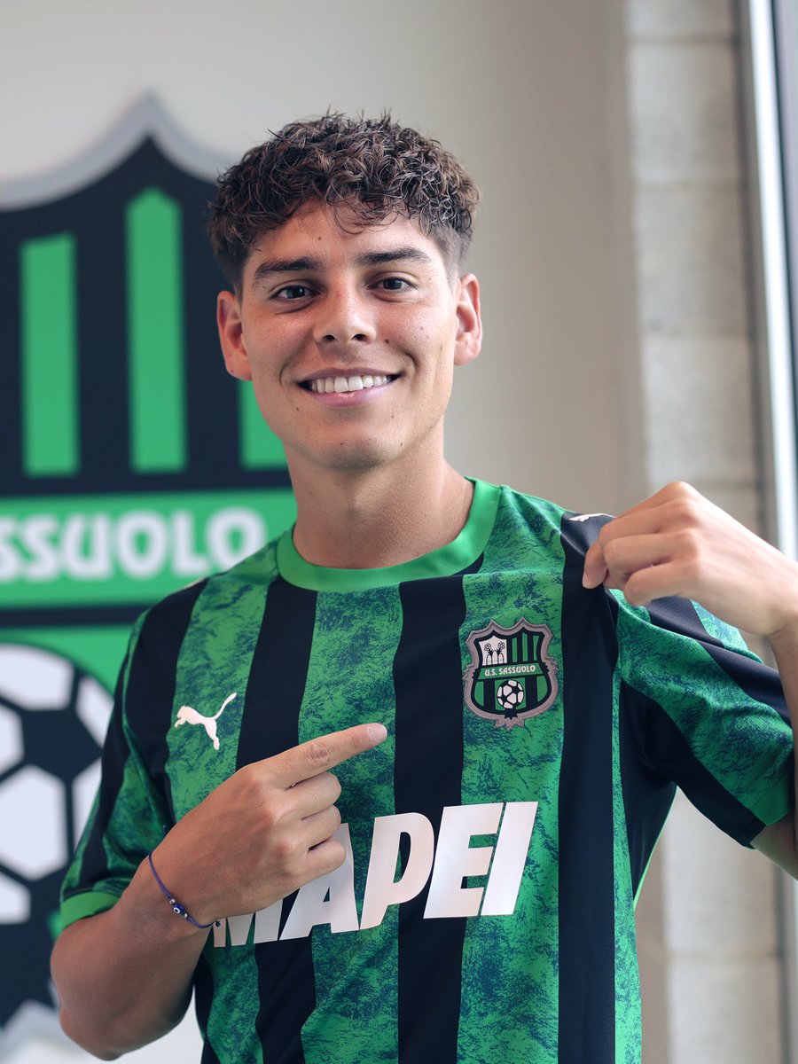 SassuoloUS's tweet photo. Benjamín Domínguez è neroverde!

#ForzaSasol 🖤💚 https://t.co/Sc1wePqE4E
