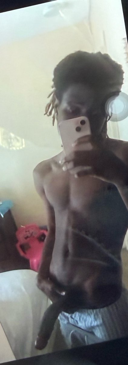 26tijack's tweet photo. The Fuck Nigga That Keeps Leaking #yanndabrat https://t.co/qD6ct7oqq6