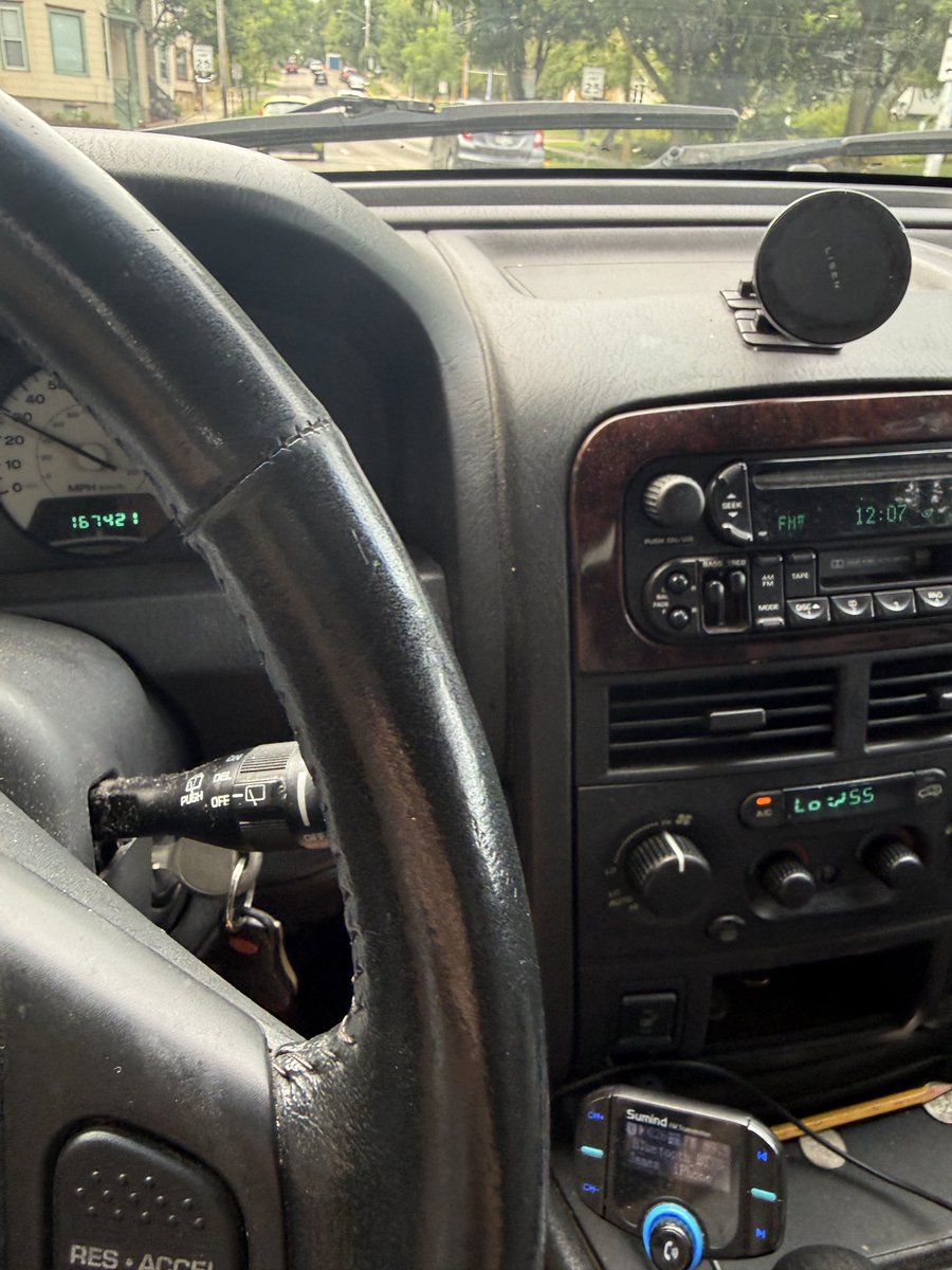 user571633's tweet photo. twitter debating while driving #procircuit https://t.co/MsRZj7Owxl