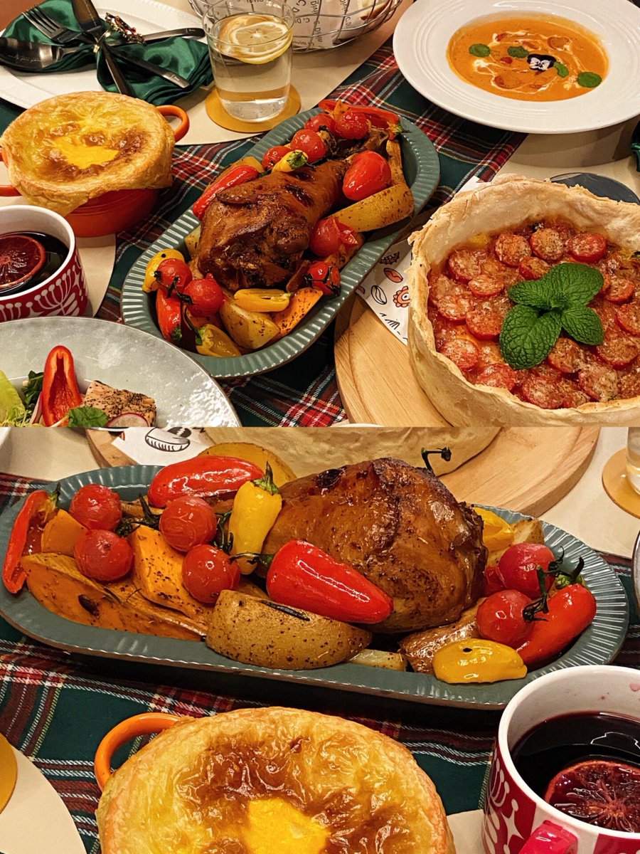 warchildss's tweet photo. Thanksgiving special feast alert! Juicy roasted turkey, creamy mashed potatoes, and pumpkin pie on the menu. Grab your seats—limited spots only! #ThanksgivingFeast， https://t.co/uWOwqsSyRF