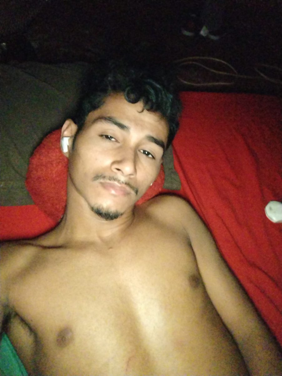 ErinaldoSi11977's tweet photo. + um Hétero enganado 🤤🔥

#heterosengañados 
#HeteroEngañado 
#novinhodopirocão 

💦Melhores conteúdos de novinhos vocês encontram aqui 🤤💦👇
https://t.co/F0SFhkzcc5 https://t.co/wYHuPWOPUa