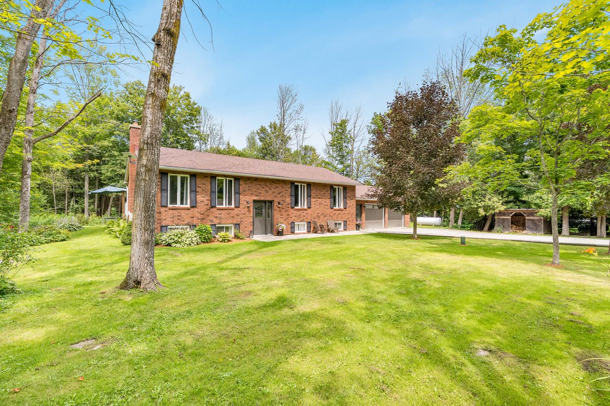 FarisTeam's tweet photo. HOME FOR SALE - All-Brick Raised Bungalow on Over Half an Acre - 2358 Foxmead Road, Oro-Medonte #FarisTeam #NewListing #RealEstate #ForSale #HomeForSale #SimcoeCounty #OroMedonte #Rural #Backyard #BungalowRaised #OntarioHomes #SimcoeCountyRealEstate
https://t.co/0E7QeAHKVZ https://t.co/lsZpnXZi7Q