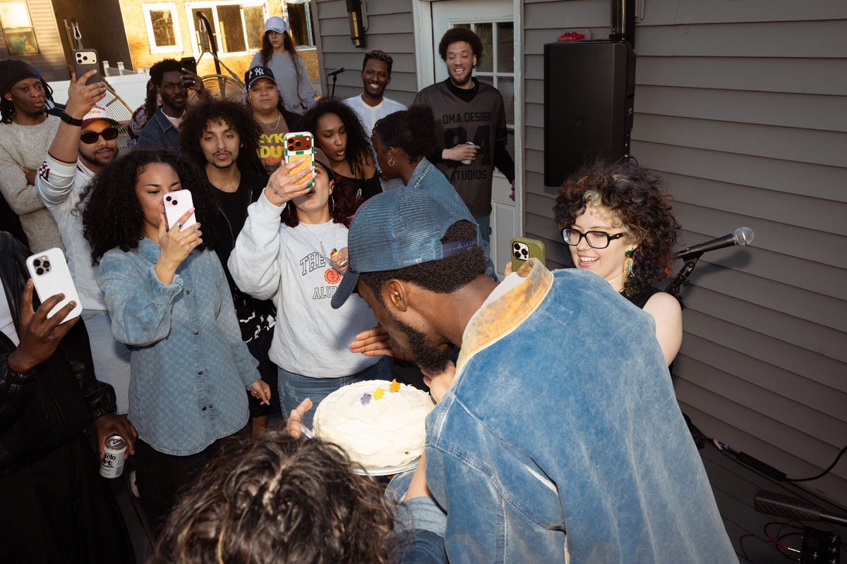 DAPTheContract's tweet photo. Welcome to the The Terrace Collective 🏡💙

Celebrating life and community (and my birthday 🎂) live from the terrace. Couldn’t ask for a better day. Let’s do it again soon 👀

RECAP - https://t.co/fDDTj03D0m

HOUSE OF BLUE w/ Bymaddz OUT NOW 💙💙

📸 Erica Harris DeValve https://t.co/NxcMYaXsMS