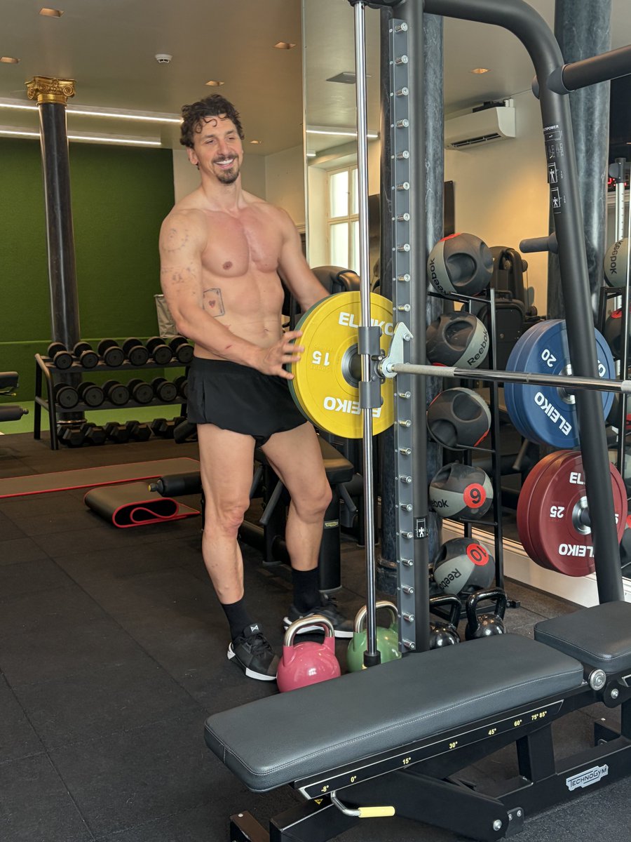 Ibra_official's tweet photo. No days off https://t.co/M0WhMQo6B3