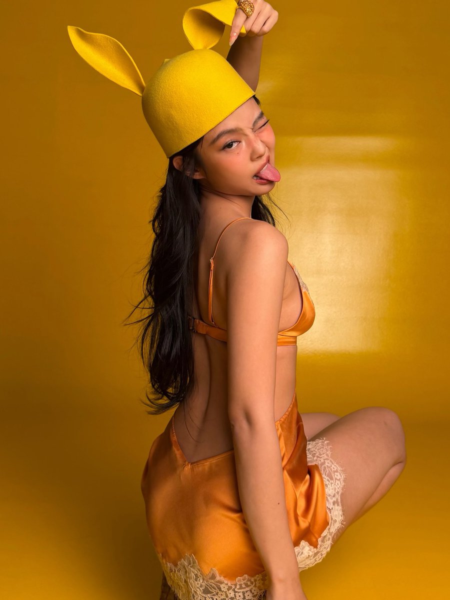 1001facessl's tweet photo. fuckkk gw sange bgt anjingggg pengen ikutan nyumbang bibit bayi di dalem perut jennie 🥵 https://t.co/Vap6QtodVb