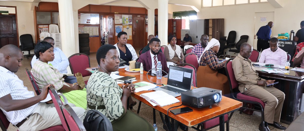 nansanamc's tweet photo. Today,the Municipal Environment Committee, chaired by His Worship @Sserunkuumajb,discussed key environmental concerns affecting communities across the Municipality, including: Solid waste management, Noise pollution, Wetland degradation, Illegal quarrying, &amp; overall environmental https://t.co/4IJE7vf0rJ