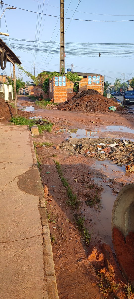 MarcioJrCastro's tweet photo. @igornormando Chegou em Cotijuba, mas não chega na Rua do Fio na Cabanagem!!! 150 metros de descaso!😠😡🤬 https://t.co/RXVnTWcQMD