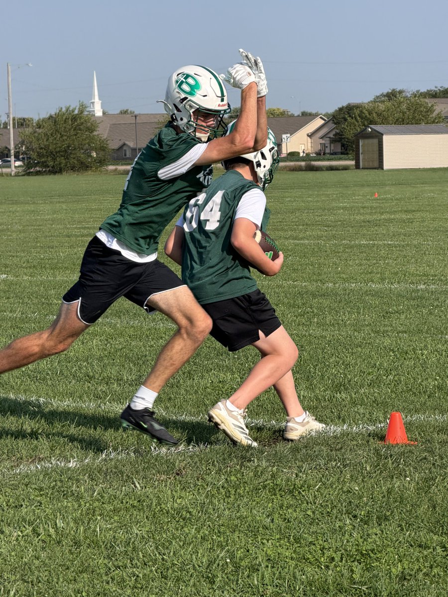 FightingKnights's tweet photo. Day 2 was 2 hours and 45 minutes of improvement! Loved the focus and attention to detail. But for us to achieve our goals, Day 3 must be better!
#WontBeBeatCantBeBeat
#KnightPride https://t.co/4mCGqmxFBg
