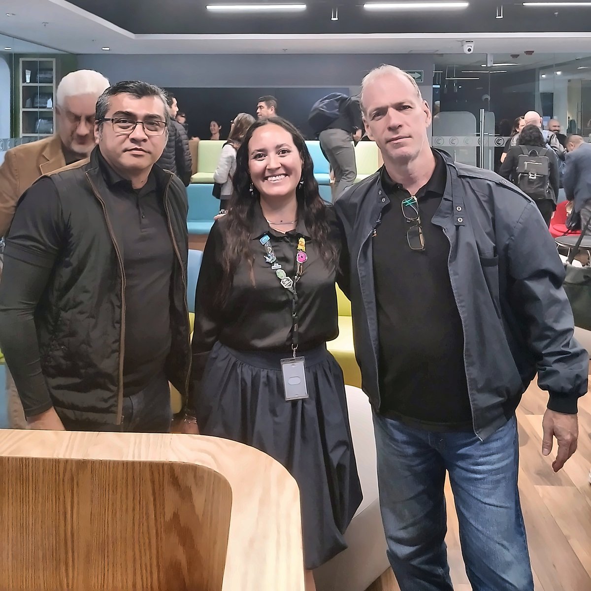 RadikalSystems's tweet photo. Radikal Systems en el IA Partners Day de @TDSYNNEX  y @awscloud

Amazon Bedrock, Anthropic Claude y OpenAI: las plataformas que mueven la IA empresarial.

WhatsApp 993 108 4257

#InteligenciaArtificial #AWS https://t.co/vJU4XhzAWo