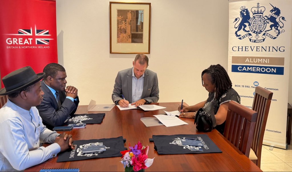 UKinCameroon's tweet photo. It’s official! @Camchev237 &amp; @UKinCameroon have signed an MoU to take cancer screening and awareness directly to communities in Cameroon’s North West &amp; Far North regions.

Chevening Alumni turning knowledge into action and saving lives.
#CheveningAlumni #GoFarGoTogether https://t.co/smn25Qi5jP