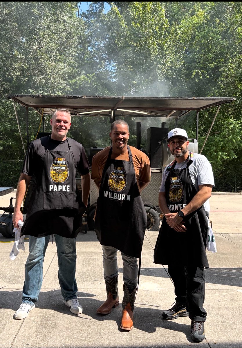 PWilburn1911's tweet photo. One Wunsche Family Reunion was a Success!!! #TeamWorkMakeTheDreamWork #EverybodyEats 💛 https://t.co/4ACQYCOtWy