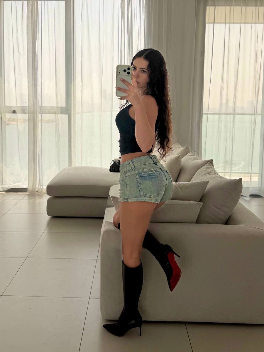 Goddesscelest54's tweet photo. i’m gonna stomp &amp; trample on u 🫦
👅
socks barefoot Findom FootWorship Goddess FootJob Simps soles NY, NJ
Philly and Chicago https://t.co/ZJFSfqJaJn