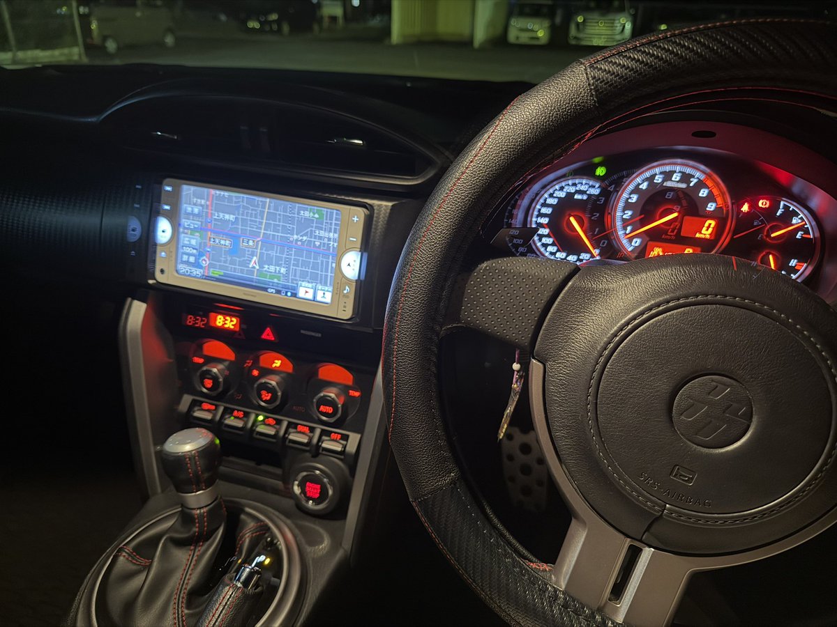 _8brin's tweet photo. 髪色に合わせてネイルも色変えてもらいました
またBRZ入院に伴い久々に86動かしましたが最高です🫶 https://t.co/DE2VvJ1aQT