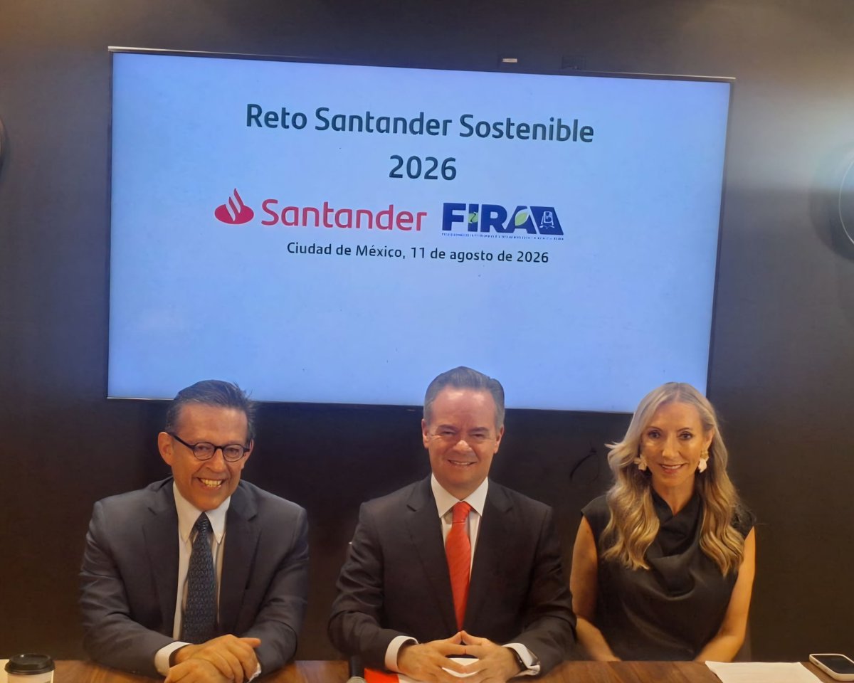 FIRA_Mexico's tweet photo. El Dr. Alan Elizondo Flores, director general de FIRA, participó en el lanzamiento del Reto Santander Sostenible 2026, un espacio que reunió a FIRA y Banco Santander México para impulsar el desarrollo de soluciones tecnológicas con impacto ambiental positivo en el sector agro. https://t.co/N6LRCvJU6e