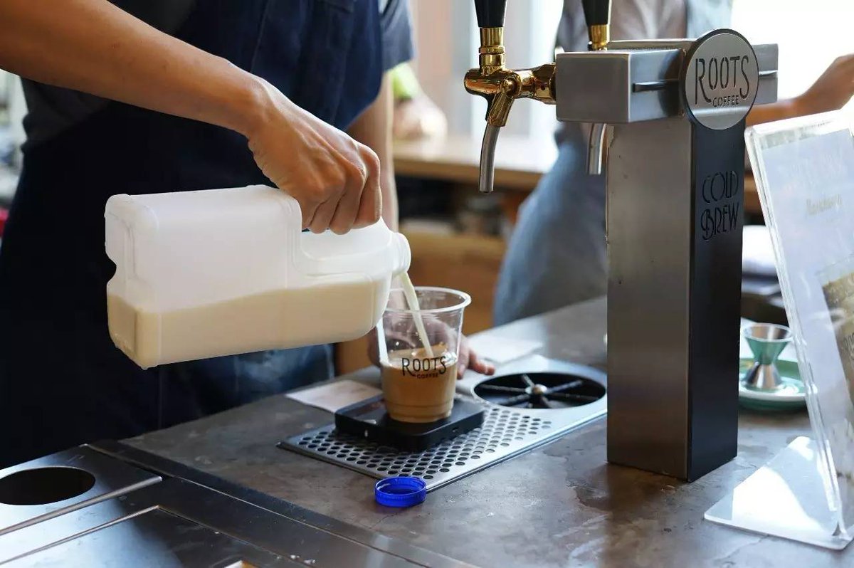 victoria97mc6's tweet photo. Just nailed the new café’s cold brew—smooth, rich, and finished with a hint of local honey! My morning commute just got a way better glow-up, totally worth trying! https://t.co/XGwnOkvurG