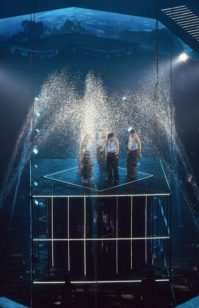 Jan_intimate92's tweet photo. ชั้นสามโซน K แถว M ค่าา

#LYKNReflexionConcert
#LYKN https://t.co/iIEQZLBI0B