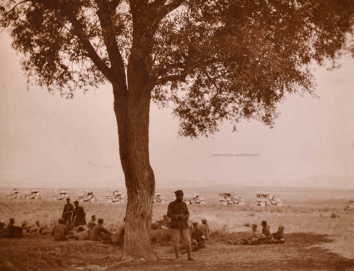 nadidefotograf's tweet photo. Sakarya Meydan Muharebesi öncesi Eskişehir kırsalında ilerleyen işgalci Yunan ordusu ve topçu birlikleri.

📸 Henri-Paul Boissonnas
🗓️ Temmuz 1921
📍 Eskişehir, Anadolu https://t.co/zovcqFnilX