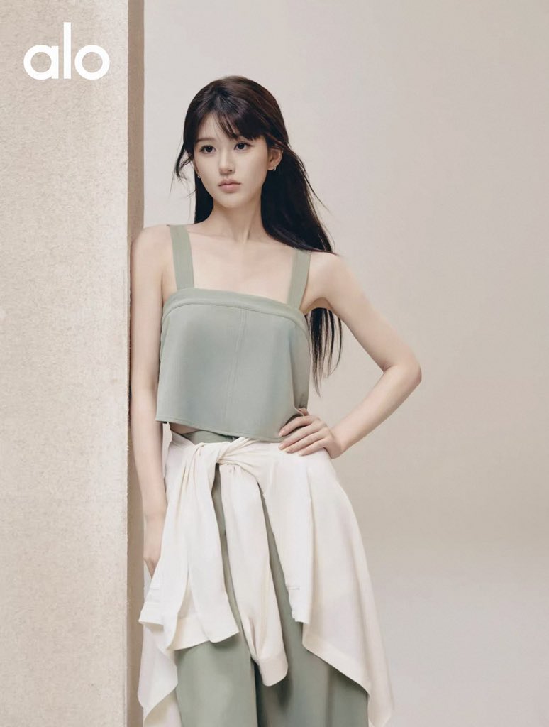 rosyholp's tweet photo. ALO is Zhao Lusi’s new endorsement, which will be officially announced later

ALO’s official flagship store only entered the China E-Market on 10/8, yet TODAY lusi photos were already everywhere, featured as the FIRST-EVER main banner in the store’s history, as well as on the opening screens across Tmall, Taobao, and XHS.

And ALO is a high-end activewear and lifestyle brand. They didn’t even wait for the official announcement to put Lusi in the spotlight.
