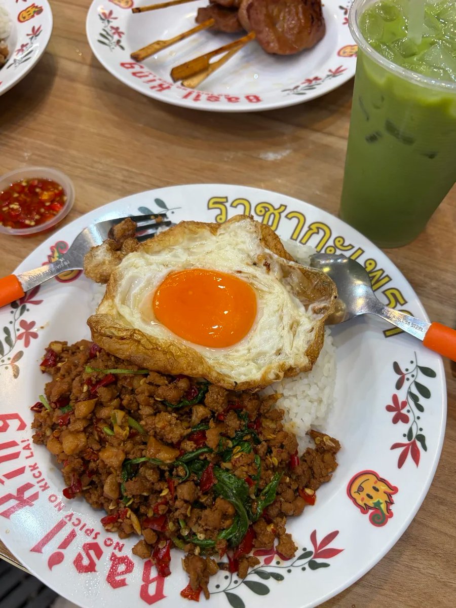 SorelleMoonl's tweet photo. Although lunch was a little late today, it's still worth recommending. https://t.co/1tP0gjwWaW