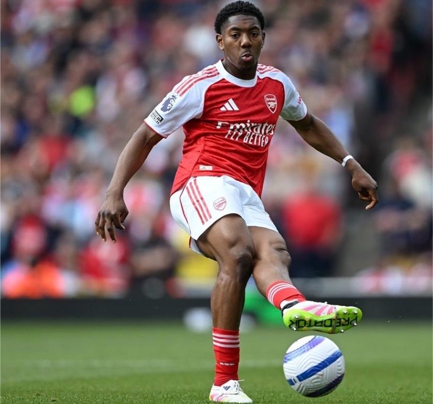 UnitedReportHQ's tweet photo. 🚨🔴 Manchester United set sights on Myles Lewis-Skelly!

United are prepared to make a move for the Arsenal youngster, but consider the Gunners’ £60m valuation TOO HIGH. 👀

United are interested, but they won’t overpay. 💰❌

[@samuelluckhurst] https://t.co/w7kjgA8Cdc