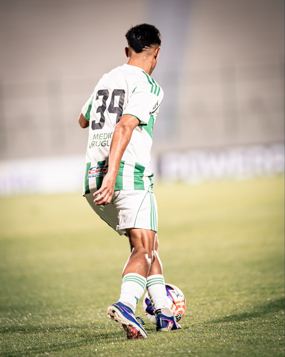 _AlexVazquez_18's tweet photo. Punto importante frente a un gran rival, hay que seguir 🟢⚪️

@RacingClubUru 🫱🏾‍🫲🏼🔥 https://t.co/0ZLmb8aNGA