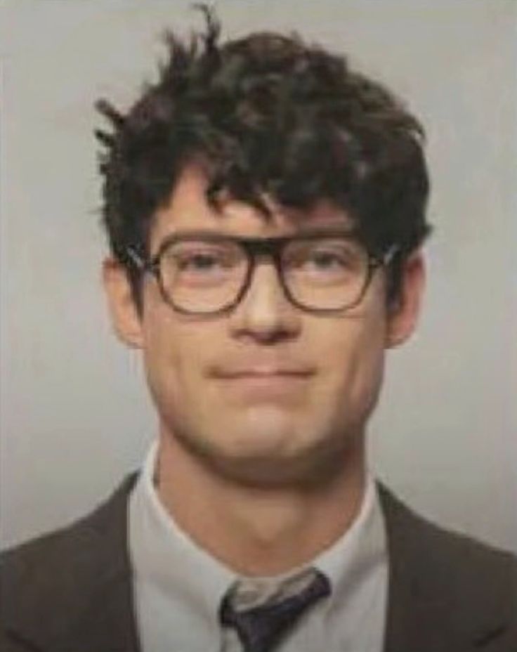 d0libee's tweet photo. he's such a dorky loser 😭 https://t.co/rpQNmoffFs