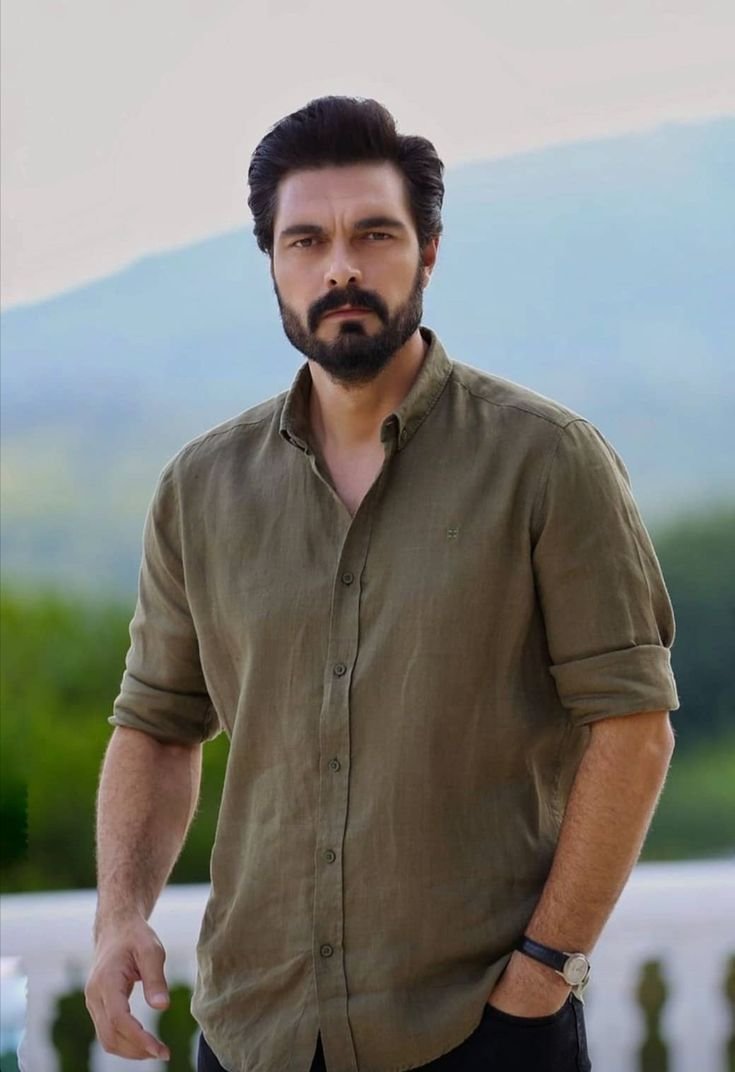 tvdiizidunyasi's tweet photo. Yakısıklı ve yetenekli 

#HalilİbrahimCeyhan https://t.co/jsFbu2o2qI