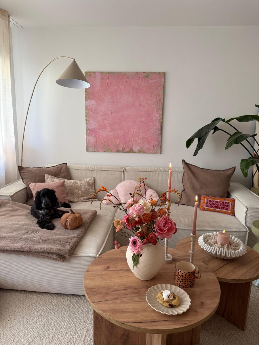 kofiwest_gh's tweet photo. Pretty girls aesthetic apartment pieces. https://t.co/g6wSxqE027