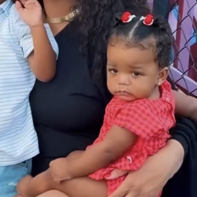 FAIRYYG0RE's tweet photo. não me aguentoooo com essa princesinha fofuxa preciosa que tá sempre assim 🥺 https://t.co/9f6qVCOAf7