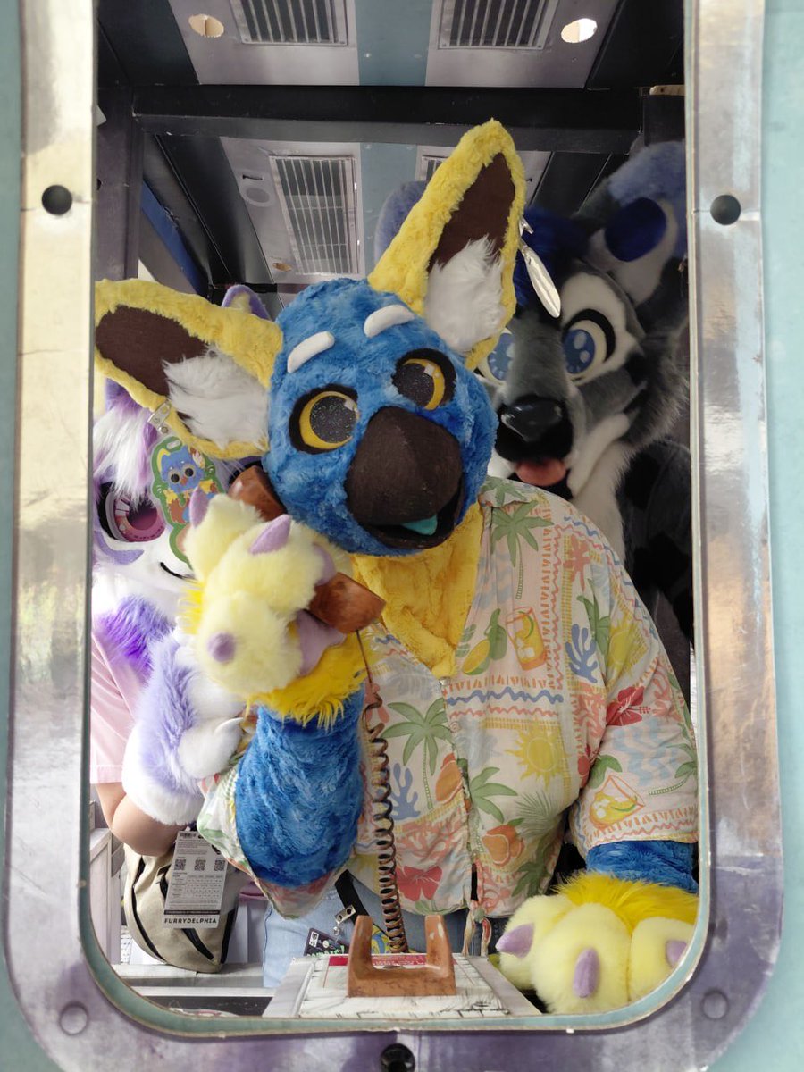 BlemonTheBirb's tweet photo. Have you heard?? #FD2026 was AWESOME!! :D 👻🎃🦇
#furrydelphia #furrydelphia2026 https://t.co/1WTy4aNi6c