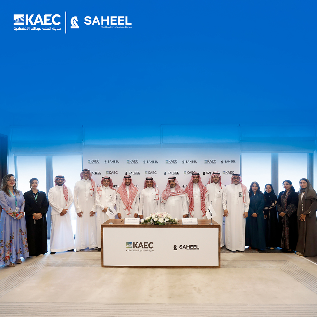 kaec_saudi's tweet photo. وقّعت #مدينة_الملك_عبدالله_الاقتصادية و«صهيل - مملكة الخيول العربية» اتفاقية بقيمة 263.5 مليون ريال سعودي لتطوير وجهة رائدة تجمع بين إرث الفروسية والسياحة وأسلوب الحياة.​
​
وتأتي هذه الاتفاقية امتدادًا لمذكرة التفاهم الاستراتيجية الموقعة مطلع هذا العام، لتدفع مشروع «صهيل - مملكة الخيول العربية» خطوة جديدة نحو تحقيق رؤيته كوجهة متكاملة تضم وحدات سكنية فاخرة، وثلاثة فنادق، ومرافق للترفيه والتجزئة، إلى جانب تجارب فروسية عالمية المستوى.​
​
وباستثمارات تتجاوز 2 مليار دولار أمريكي في تطوير المشروع، ستسهم «صهيل - مملكة الخيول العربية» في استقطاب الزوار من داخل المملكة وخارجها، وفتح فرص استثمارية جديدة، ودعم أكثر من 3,000 وظيفة مباشرة وغير مباشرة، بما يعزز مكانة مدينة الملك عبدالله الاقتصادية كوجهة متكاملة للعيش والسياحة والاستثمار.​
​
كما يعزز المشروع محفظة مشاريع المدينة، ويدعم استقطاب استثمارات نوعية تخلق قيمة اقتصادية مستدامة، بما يتماشى مع مستهدفات رؤية السعودية 2030، بالتزامن مع دخول النظام المحدث لتملك غير السعوديين للعقار حيز التنفيذ.​
​
#الفروسية #رؤية_السعودية_2030