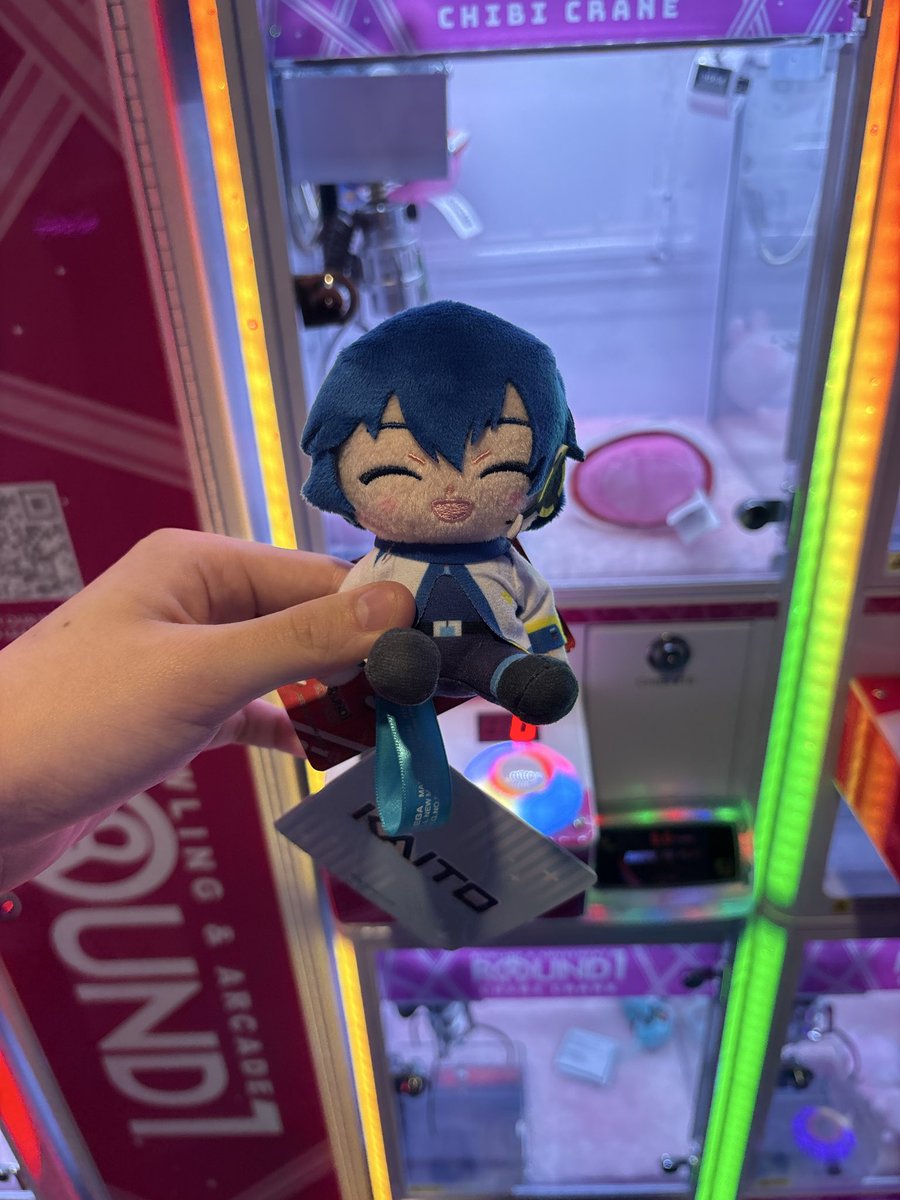 acekawaa's tweet photo. I have the last KAITO ever https://t.co/v3pvn0rjwn