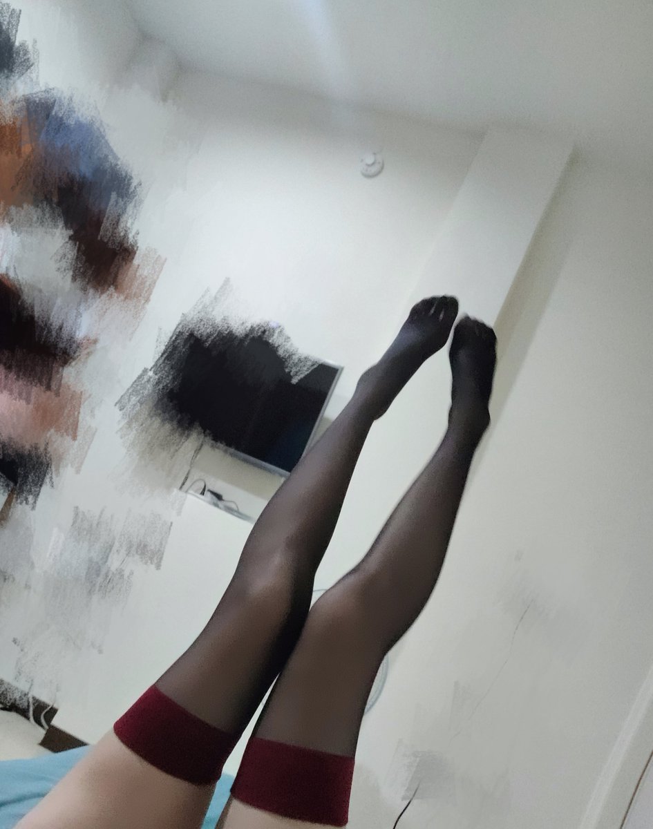 1mo2222's tweet photo. 放根逗狗棒在这 愿者上钩 𐃆   #長腿 #美腿 #黑絲 #长腿 #黑丝 #腿精 #丝袜 #腿控 #足控 https://t.co/GIIUrXBY6N